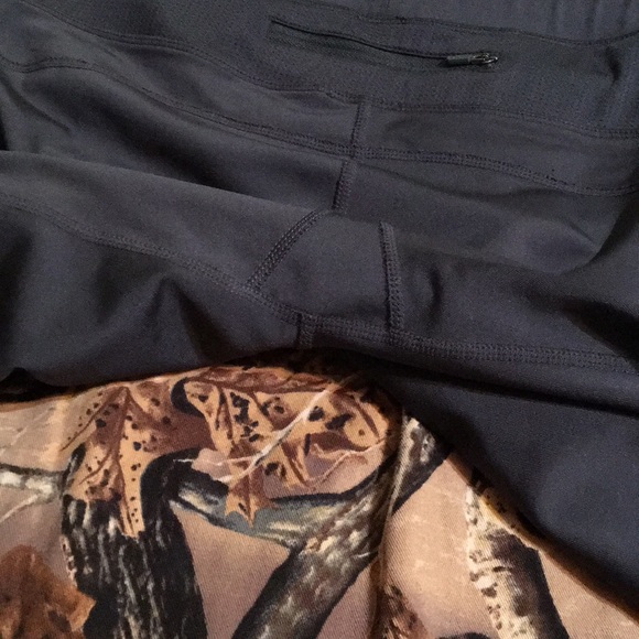 Grey Athleta running/yoga pants - Picture 6 of 7